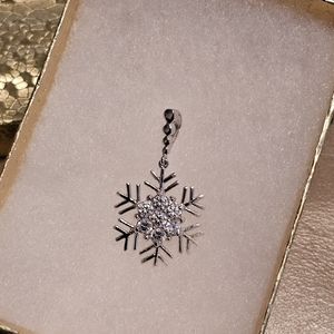 Silver Snowflake Pendant ❄️